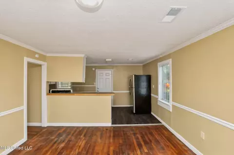 Living - 3514 Hines St, Jackson, MS 39212 photo 3 of 3