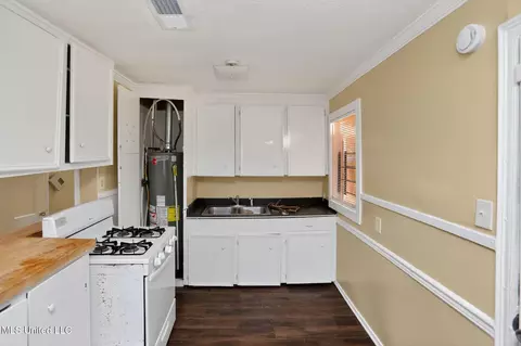 Kitchen - 3514 Hines St, Jackson, MS 39212 photo 2 of 2