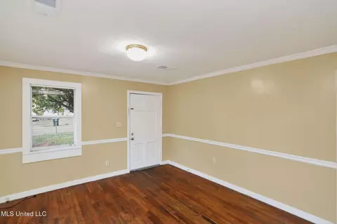 Living - 3514 Hines St, Jackson, MS 39212 photo 2 of 3