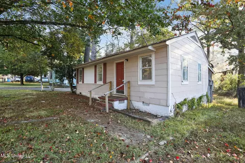 Exterior - 3514 Hines St, Jackson, MS 39212 photo 2 of 11