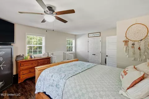 Bedroom - 6156 S Highway 18, Brandon, MS 39042 photo 2 of 3