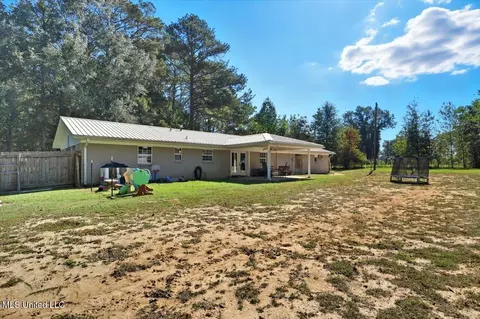 Exterior - 6156 S Highway 18, Brandon, MS 39042 photo 5 of 6