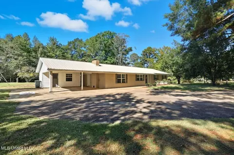 Exterior - 6156 S Highway 18, Brandon, MS 39042 photo 2 of 6