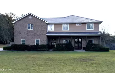 15 S Highlands Dr, Poplarville, MS 39470