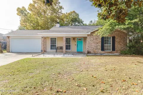 3225 N 5th St, Ocean Springs, MS 39564