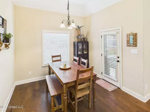 Dining - 3419 Pecan Estates Dr, Hernando, MS 38632 photo 2 of 2