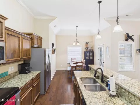 Kitchen - 3419 Pecan Estates Dr, Hernando, MS 38632 photo 3 of 3