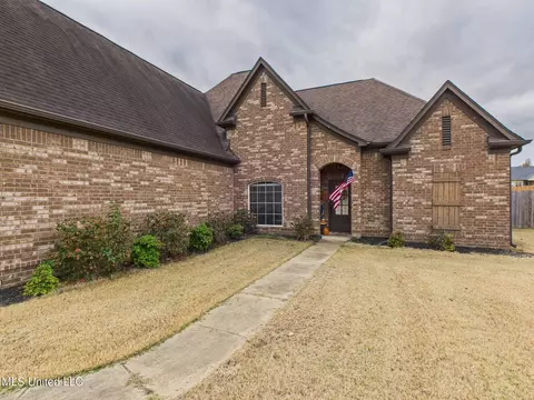 Exterior - 3419 Pecan Estates Dr, Hernando, MS 38632 photo 2 of 4