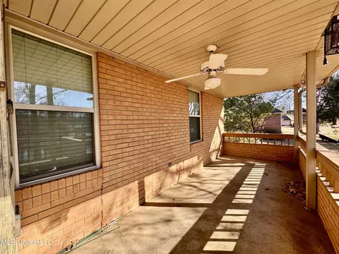 Exterior - 465 Augusta Dr, Hernando, MS 38632 photo 9 of 10