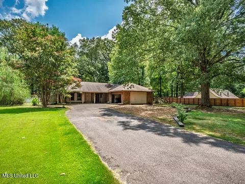 209 S Musgrove Rd, Batesville, MS 38606