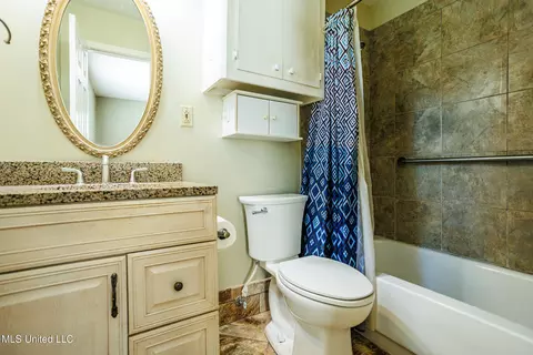 Bath - 1336 Sunset Dr, Canton, MS 39046 photo 3 of 3