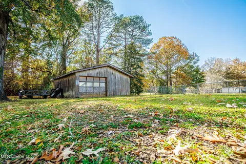 Exterior - 1336 Sunset Dr, Canton, MS 39046 photo 9 of 11