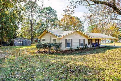 Exterior - 1336 Sunset Dr, Canton, MS 39046 photo 2 of 11