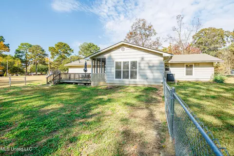 Exterior - 1336 Sunset Dr, Canton, MS 39046 photo 7 of 11