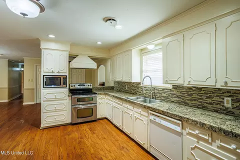 Kitchen - 1336 Sunset Dr, Canton, MS 39046 photo 2 of 2