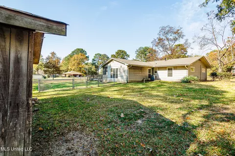 Exterior - 1336 Sunset Dr, Canton, MS 39046 photo 11 of 11