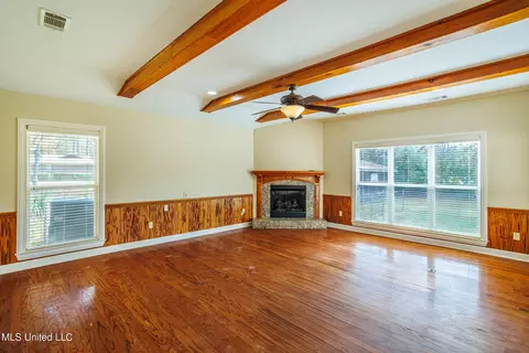 Living - 1336 Sunset Dr, Canton, MS 39046 photo 3 of 4