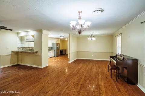 Living - 1336 Sunset Dr, Canton, MS 39046 photo 1 of 4