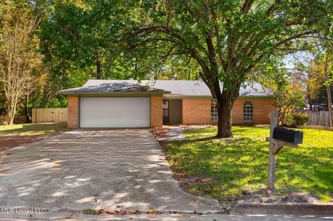 408 Hollyberry Dr, Clinton, MS 39056