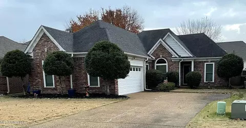 4945 Graham Lake Dr, Olive Branch, MS 38654