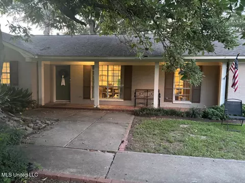 706 W Gresham St, Indianola, MS 38751