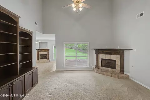 Living - 3456 Susie Cir, Nesbit, MS 38651 photo 1 of 5