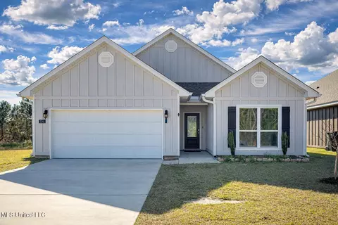 7741 Coral Ln, Ocean Springs, MS 39564