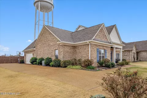 Exterior - 2087 S Jefferson Loop, Hernando, MS 38632 photo 4 of 10