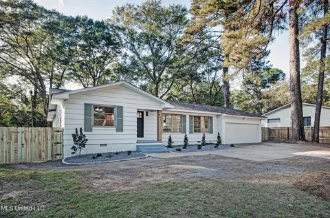 Exterior - 4313 Ridgewood Rd, Jackson, MS 39211 photo 2 of 4