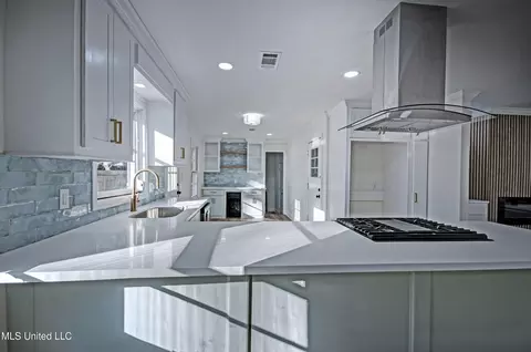 Kitchen - 4313 Ridgewood Rd, Jackson, MS 39211 photo 2 of 3