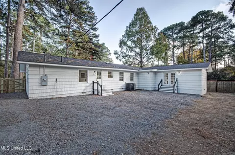 Exterior - 4313 Ridgewood Rd, Jackson, MS 39211 photo 3 of 4