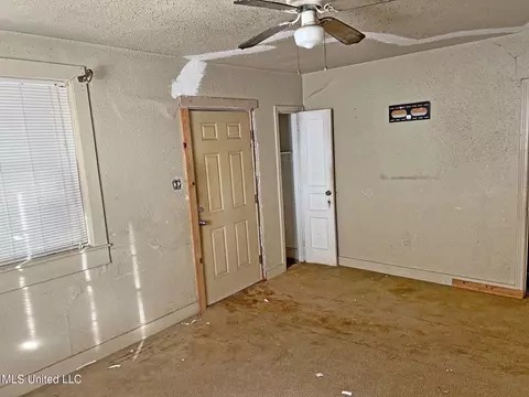 Bedroom - 340 Broadview Dr, Jackson, MS 39209 photo 10 of 11