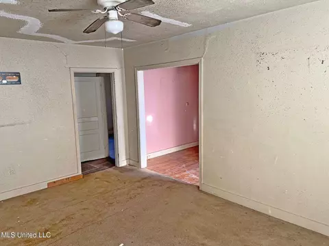 Living - 340 Broadview Dr, Jackson, MS 39209 photo 1 of 1