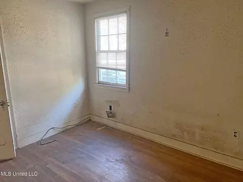 Bedroom - 340 Broadview Dr, Jackson, MS 39209 photo 3 of 11