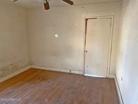 Bedroom - 340 Broadview Dr, Jackson, MS 39209 photo 5 of 11