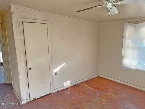 Bedroom - 340 Broadview Dr, Jackson, MS 39209 photo 7 of 11
