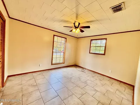Living - 23 Topeka Jayess Rd, Jayess, MS 39641 photo 4 of 4