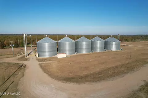 10600 Hwy 3, Lambert, MS 38643