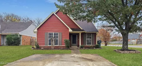 5572 April Dr, Southaven, MS 38671