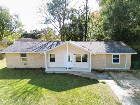 16301 Trenton Dr, Biloxi, MS 39532