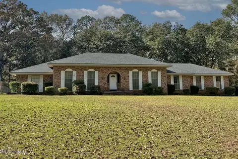 73 Birchwood Ln, Lucedale, MS 39452