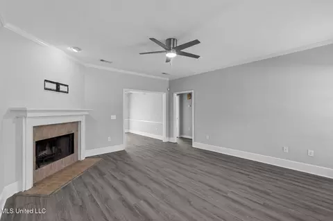 Living - 401 Windchase Dr, Brandon, MS 39042 photo 2 of 4