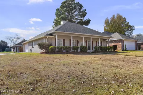 Exterior - 401 Windchase Dr, Brandon, MS 39042 photo 2 of 7