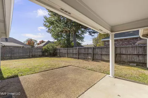 Exterior - 401 Windchase Dr, Brandon, MS 39042 photo 4 of 7