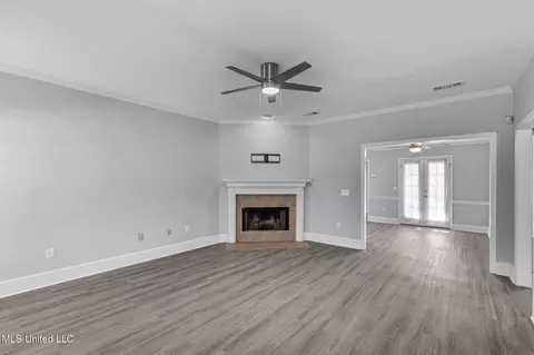 Living - 401 Windchase Dr, Brandon, MS 39042 photo 1 of 4
