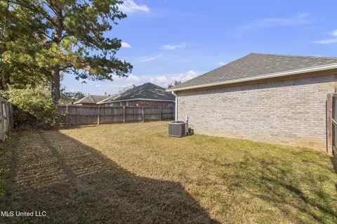 Exterior - 401 Windchase Dr, Brandon, MS 39042 photo 7 of 7