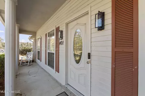 Exterior - 401 Windchase Dr, Brandon, MS 39042 photo 3 of 7