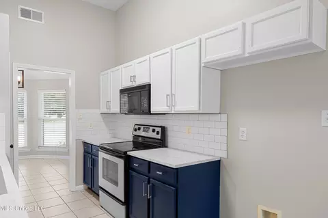 Kitchen - 12694 Fox Run Dr, Olive Branch, MS 38654 photo 2 of 3