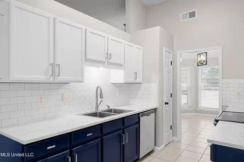 Kitchen - 12694 Fox Run Dr, Olive Branch, MS 38654 photo 1 of 3