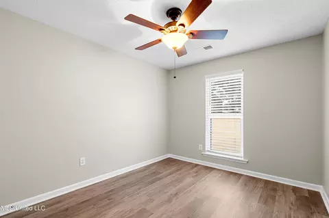 Bedroom - 12694 Fox Run Dr, Olive Branch, MS 38654 photo 3 of 6